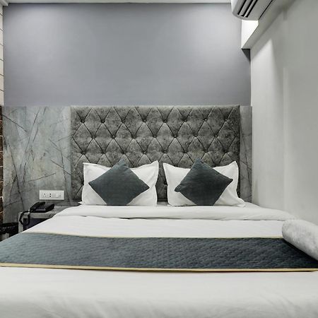 Hotel Bb House Mumbai Bagian luar foto